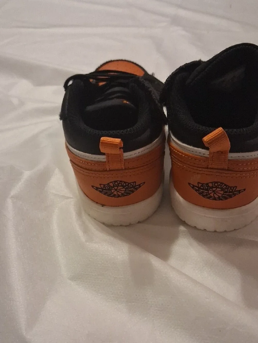 Jordan Kids Black & Orange Low-Top Sneakers
